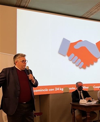 Al Polo del '900 la storia delle cooperazione di consumo da Alleanza...