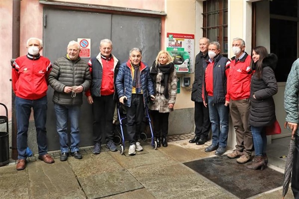 Un defibrillatore alla Soms di Fossano