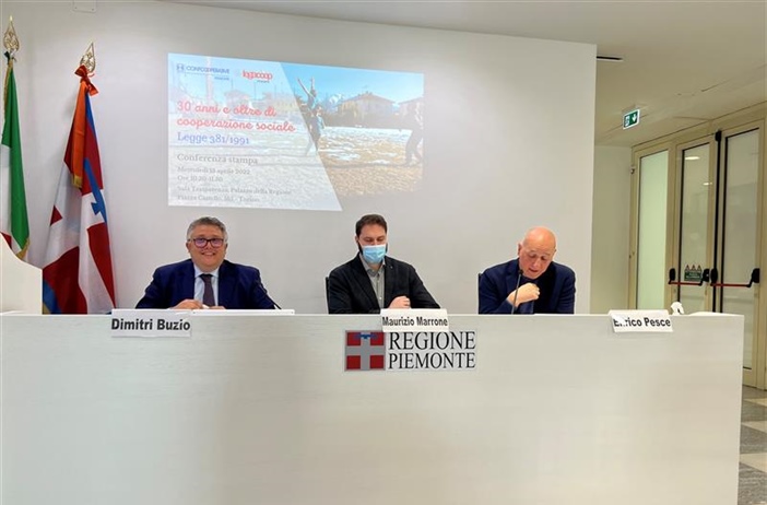 Presentata la mostra "30 anni e oltre di cooperazione sociale"