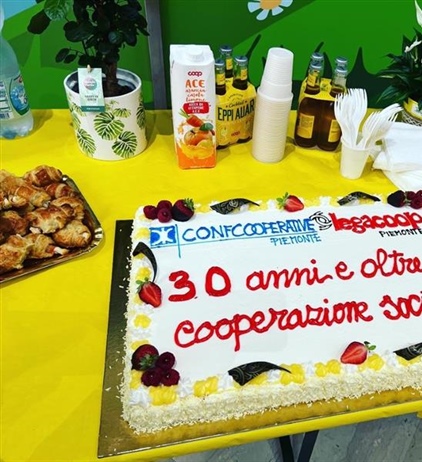 “30 anni e oltre di cooperazione sociale”: inaugurata la mostra...