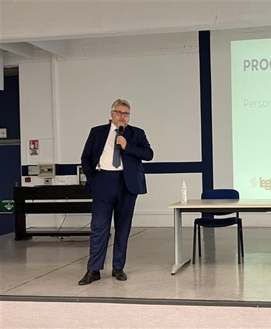 Si conclude al Liceo Einstein di Torino il percorso della linea Persone...