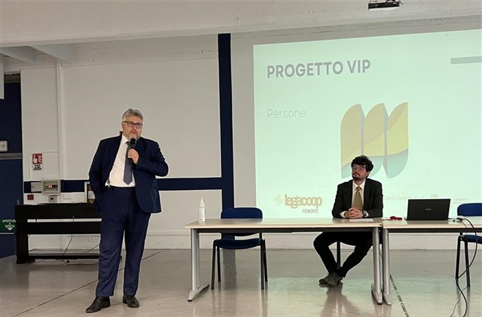 Si conclude al Liceo Einstein di Torino il percorso della linea Persone...