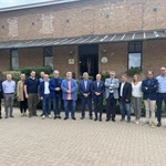 Il vicepresidente della Regione Piemonte Fabio Carosso visita la cooperativa Tre Secoli: presentata l’etichettatura del Moscato Asti Bio a cura dei ragazzi di Lunetica