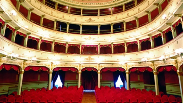 “Facciamo luce sul teatro”, Il Melarancio aderisce all’iniziativa simbolica ad un anno dall’inizio della pandemia