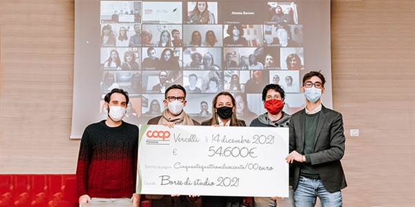 Nova Coop premia il merito dei migliori studenti delle Superiori e dell’Università